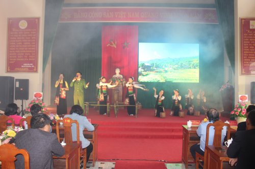 Văn nghệ chào mừng Lễ kỷ niệm (2).JPG